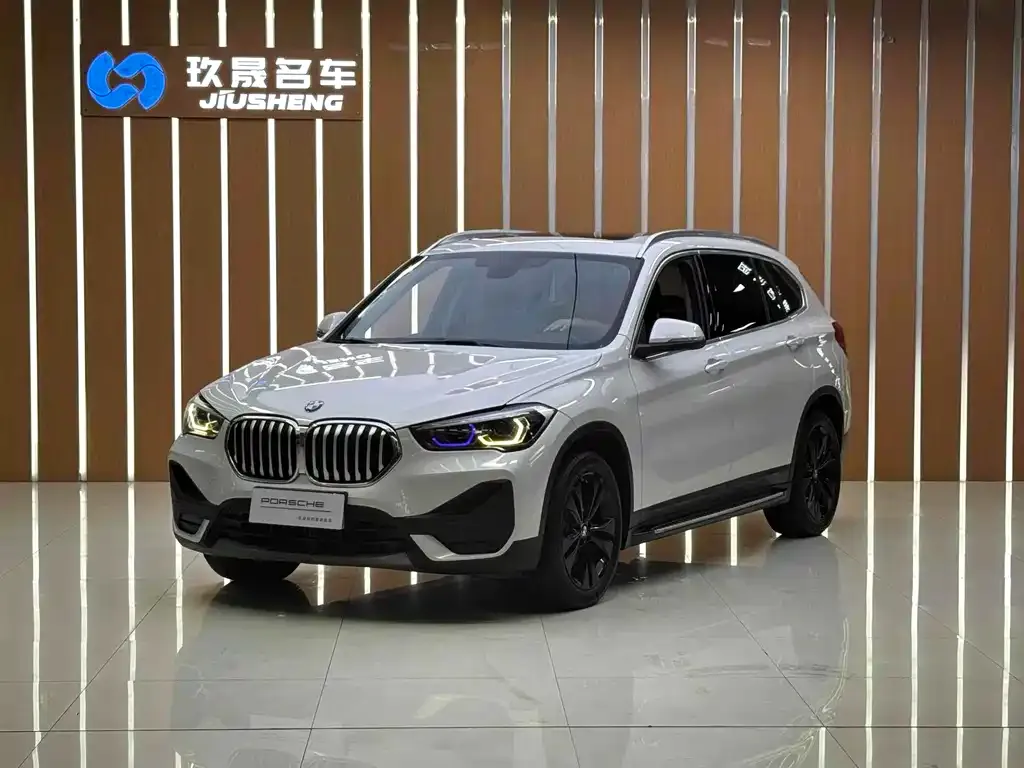 BMW X1 — фото 1