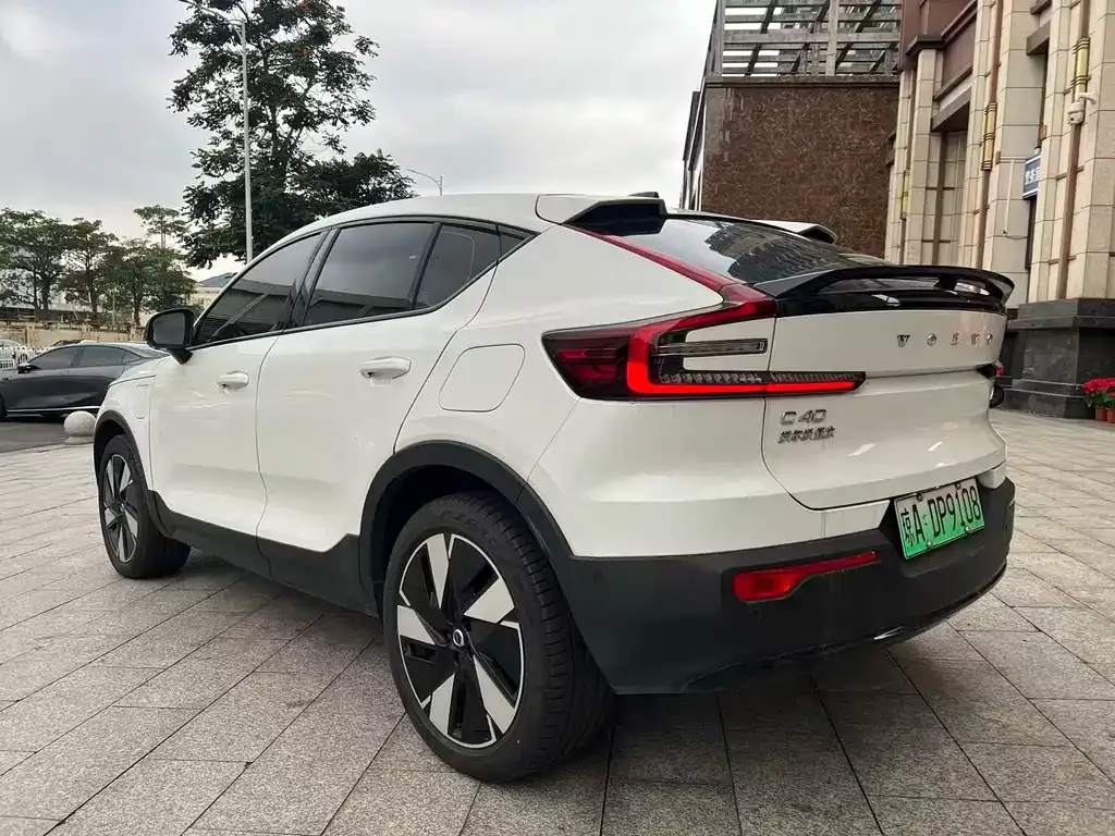 Volvo C40 — фото 7