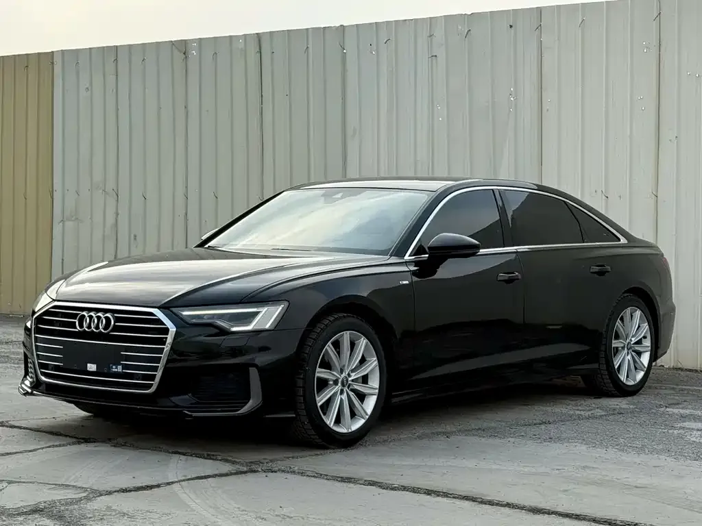Audi A6L — фото 1