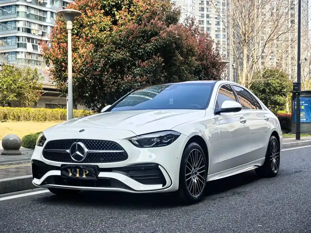 Mercedes-Benz C-Class — фото 1