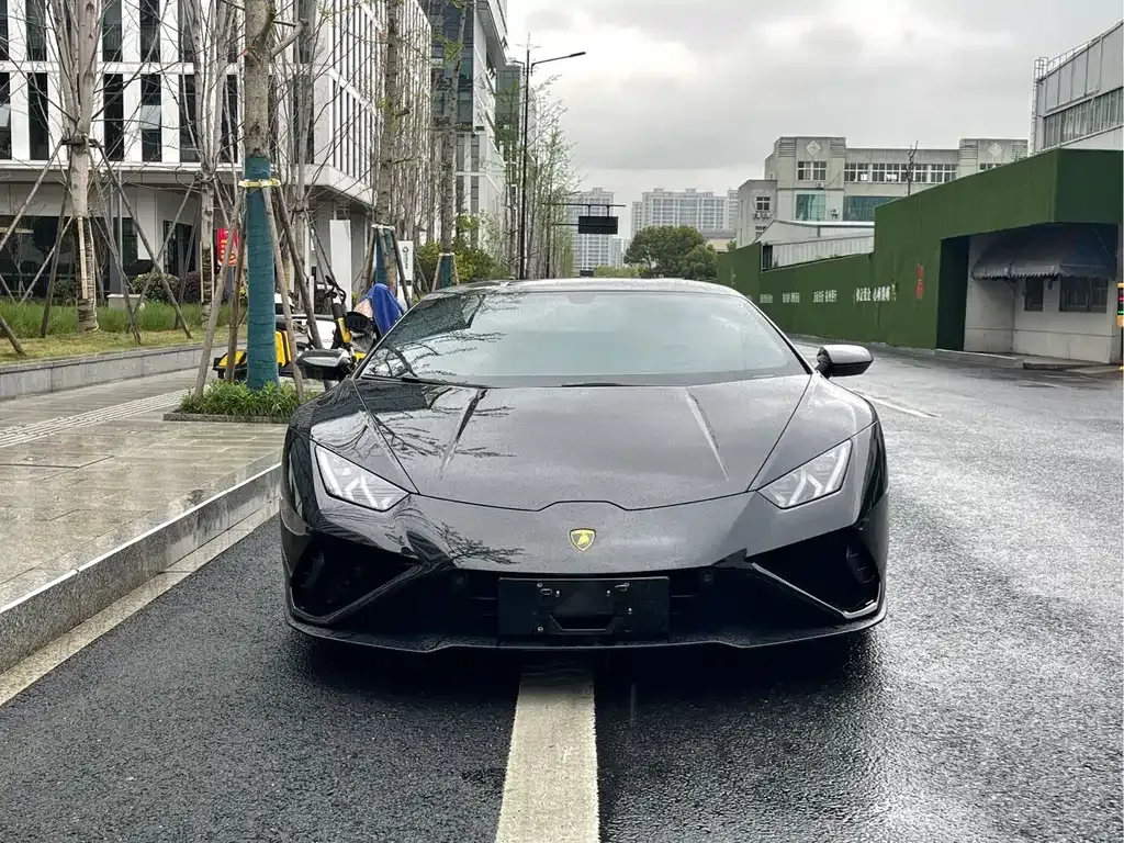 Lamborghini Huracan — фото 1