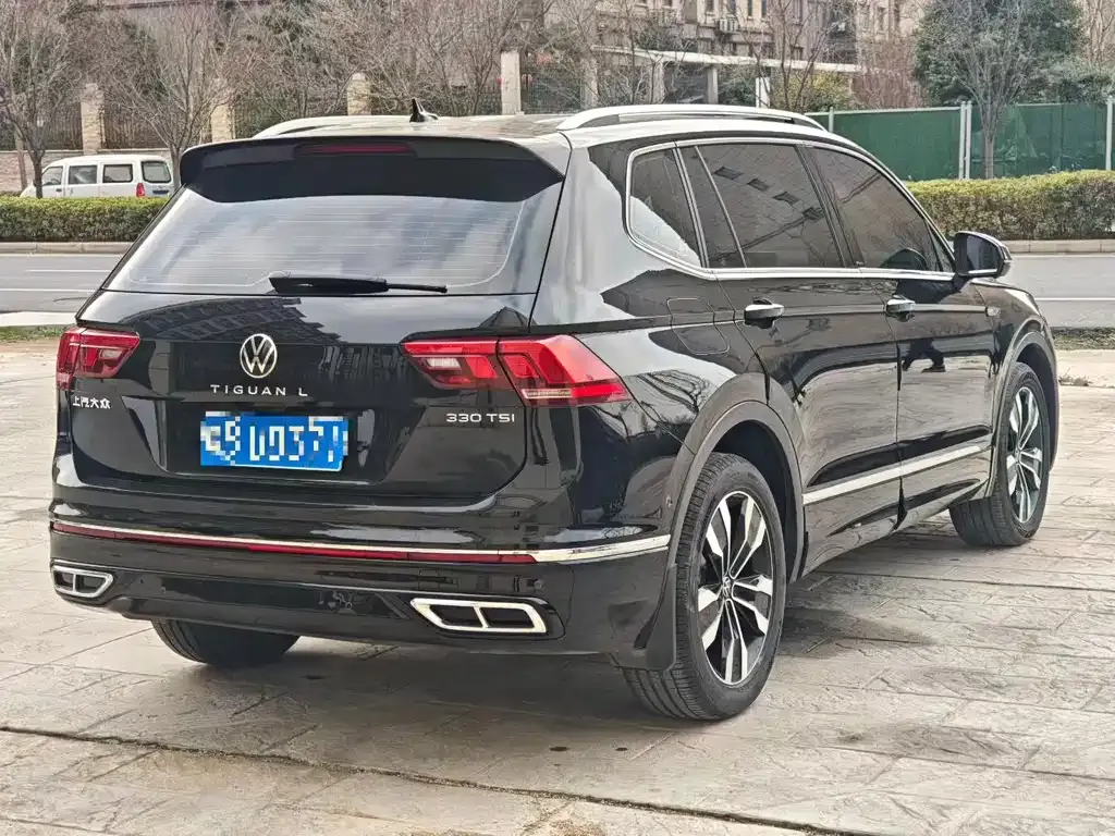 Volkswagen Tiguan L — фото 5