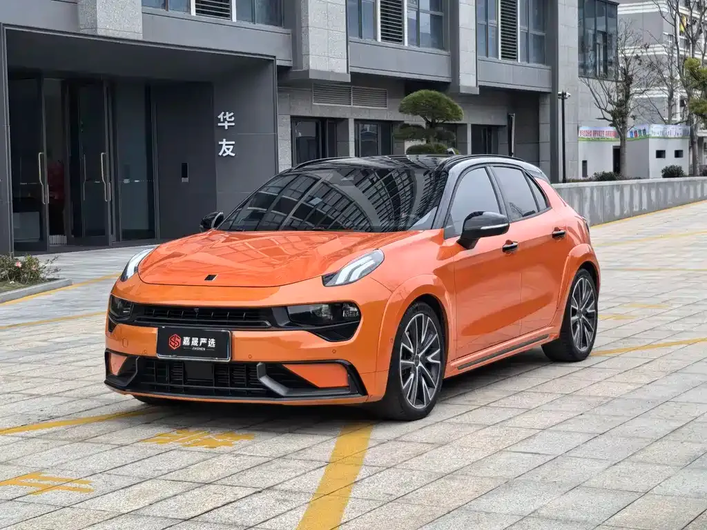 Lynk & Co 02 Hatchback — фото 1