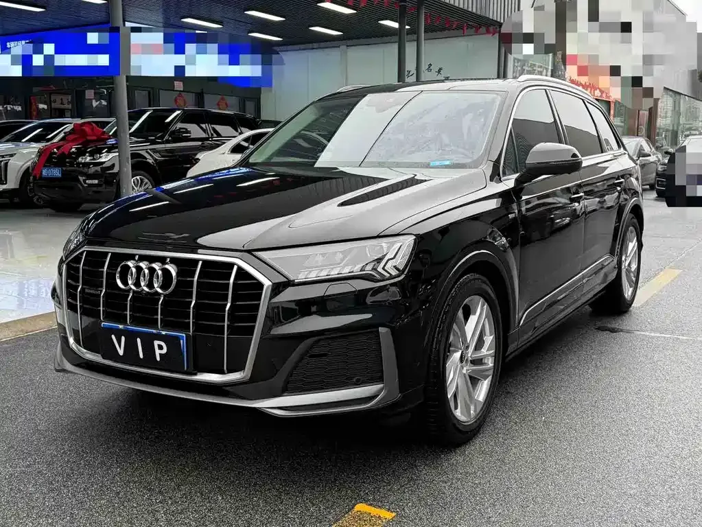 Audi Q7 — фото 1
