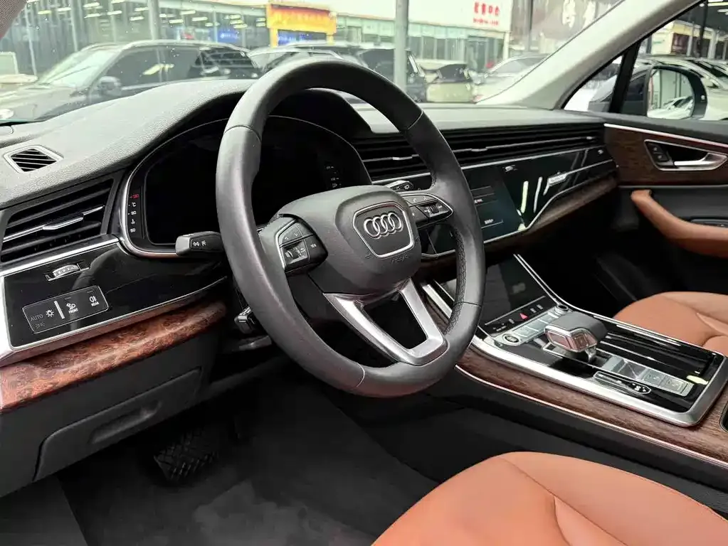 Audi Q7 — фото 4