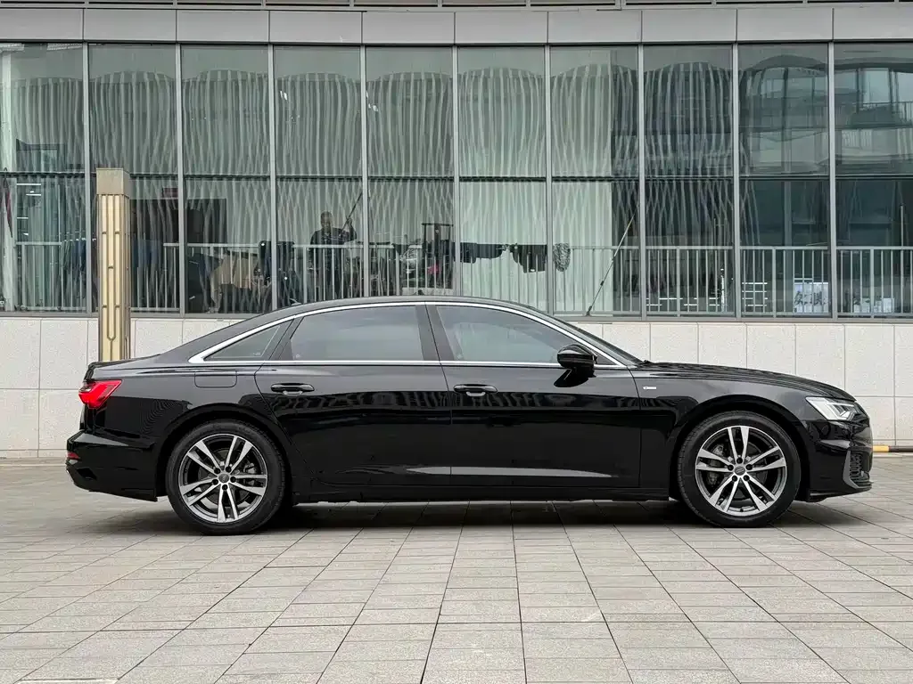 Audi A6L — фото 4