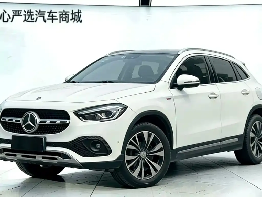 Mercedes-Benz GLA — фото 1