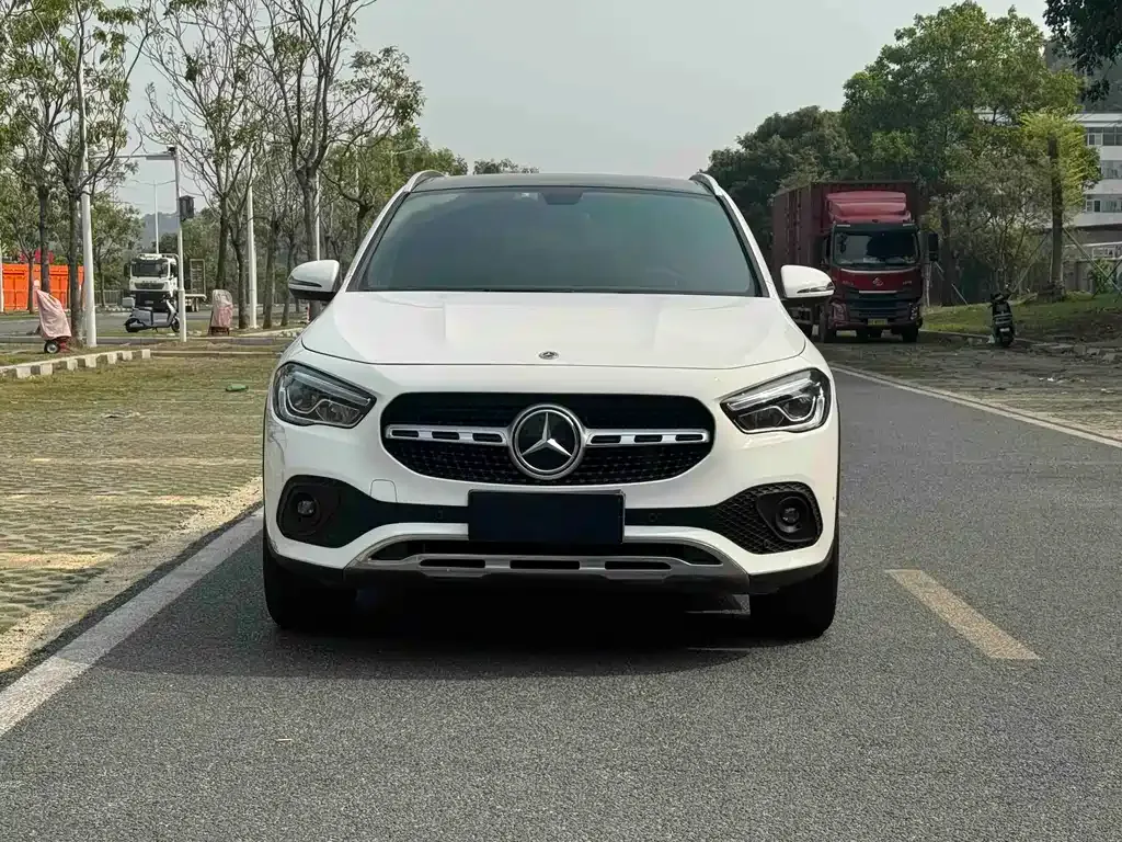 Mercedes-Benz GLA — фото 10