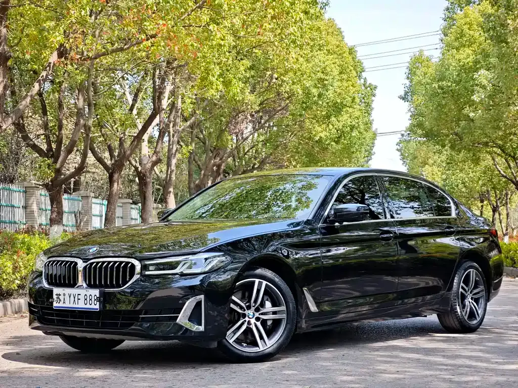 BMW 5 Series — фото 1