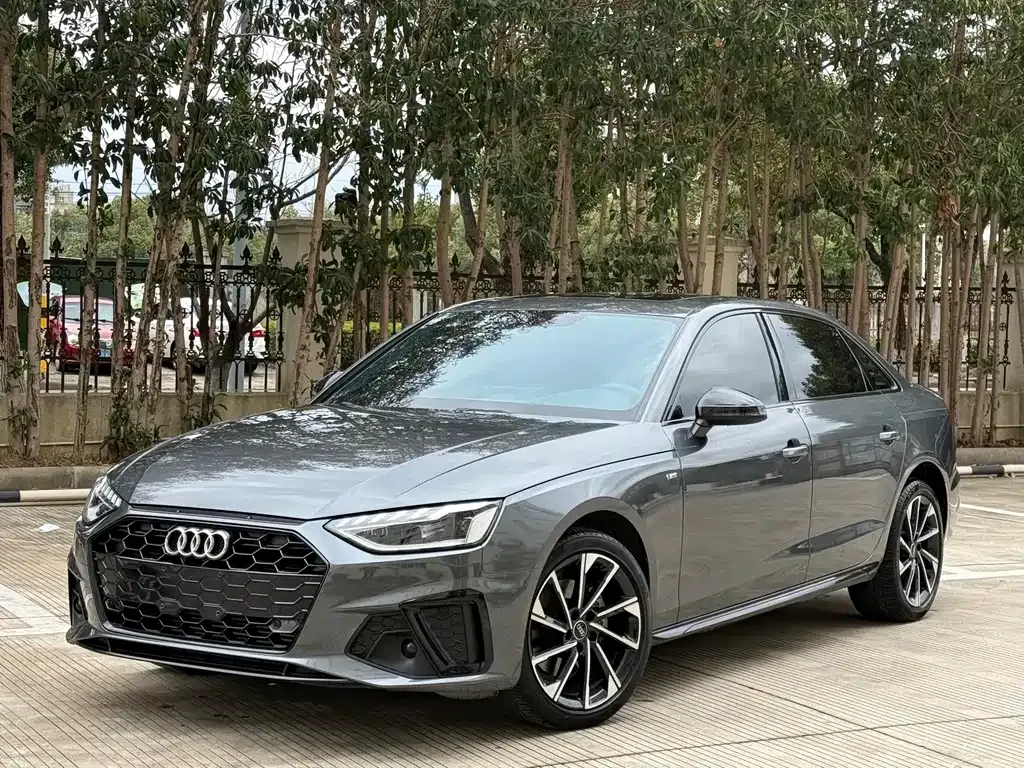 Audi A4L — фото 1