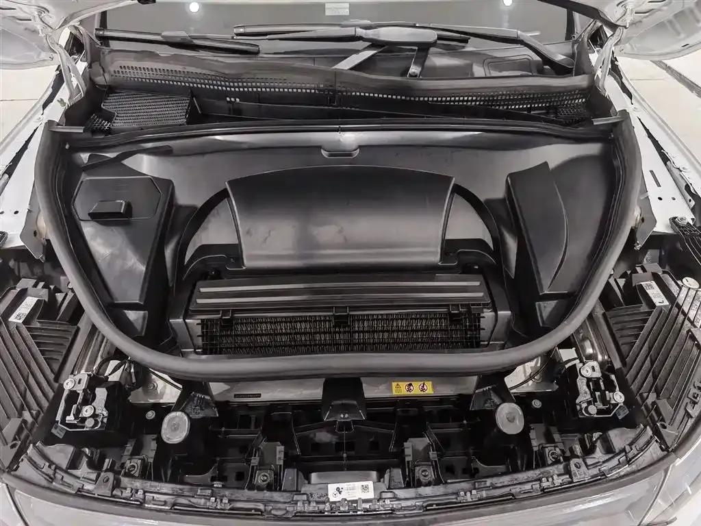 Mercedes-Benz EQE SUV — фото 10