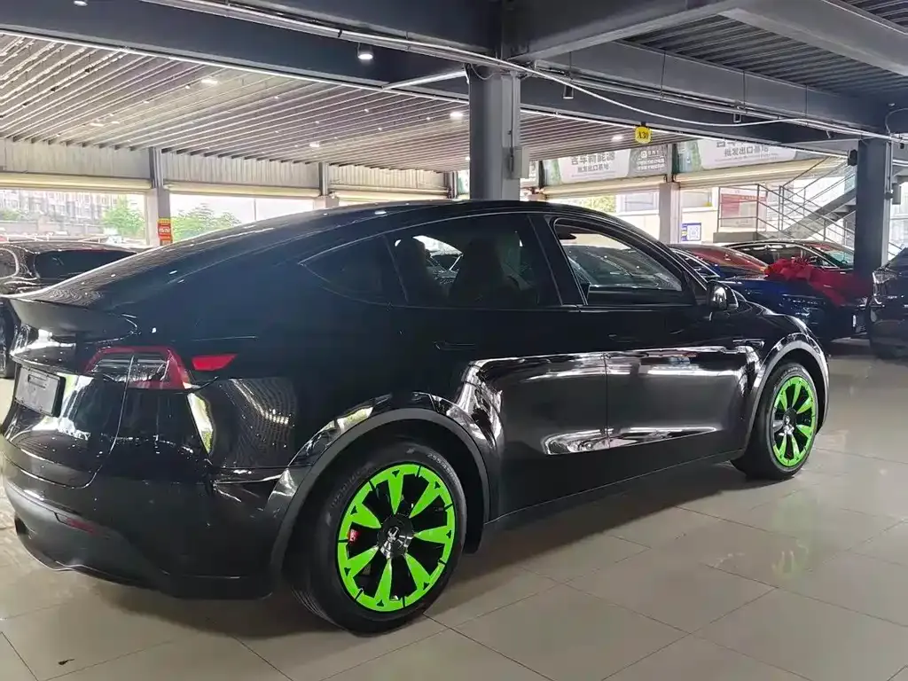 Tesla Model Y — фото 5