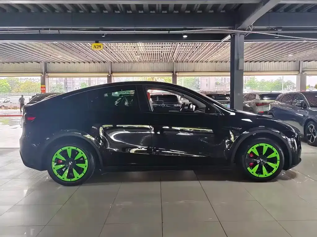 Tesla Model Y — фото 3