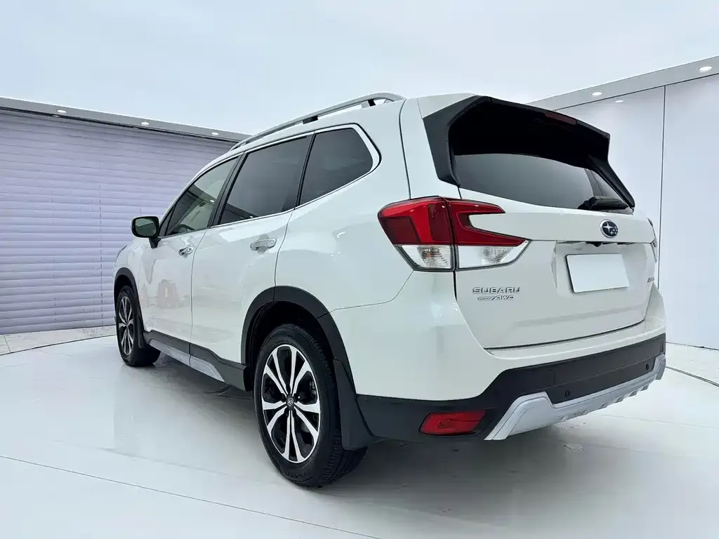 Subaru Forester — фото 3
