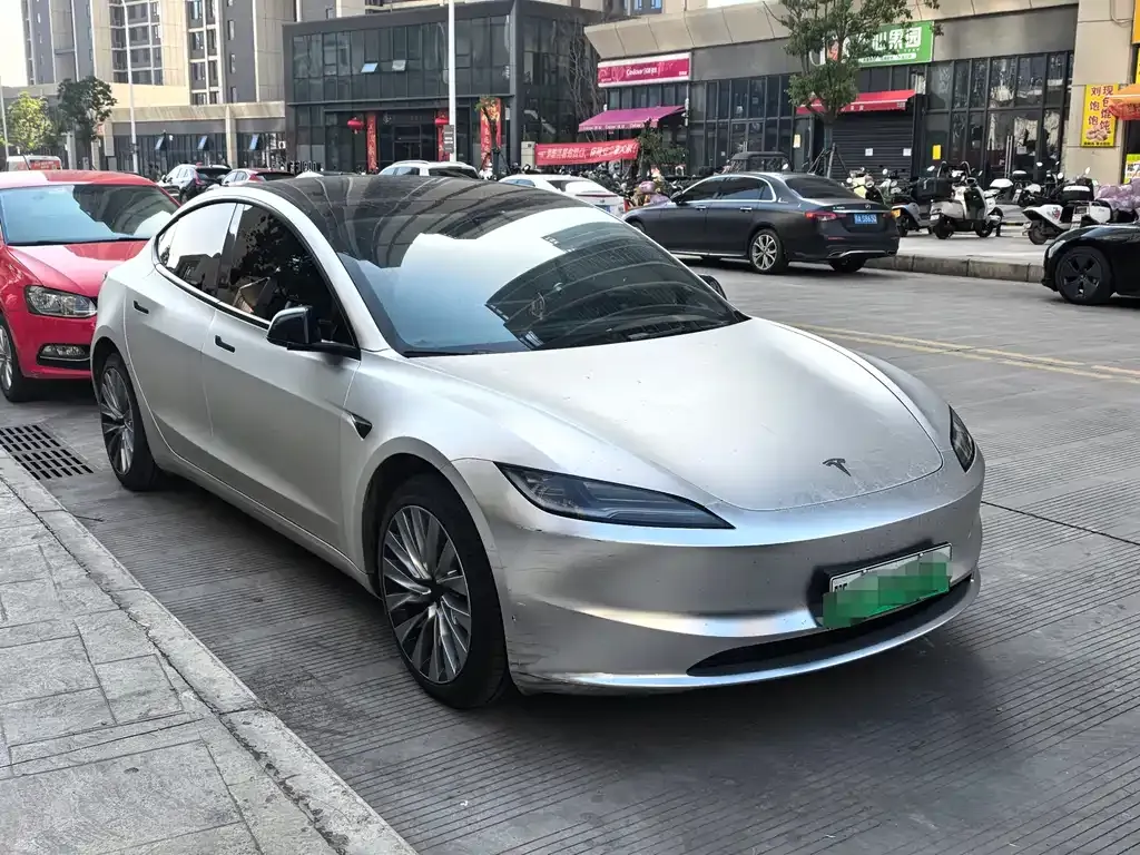 Tesla Model 3 — фото 8