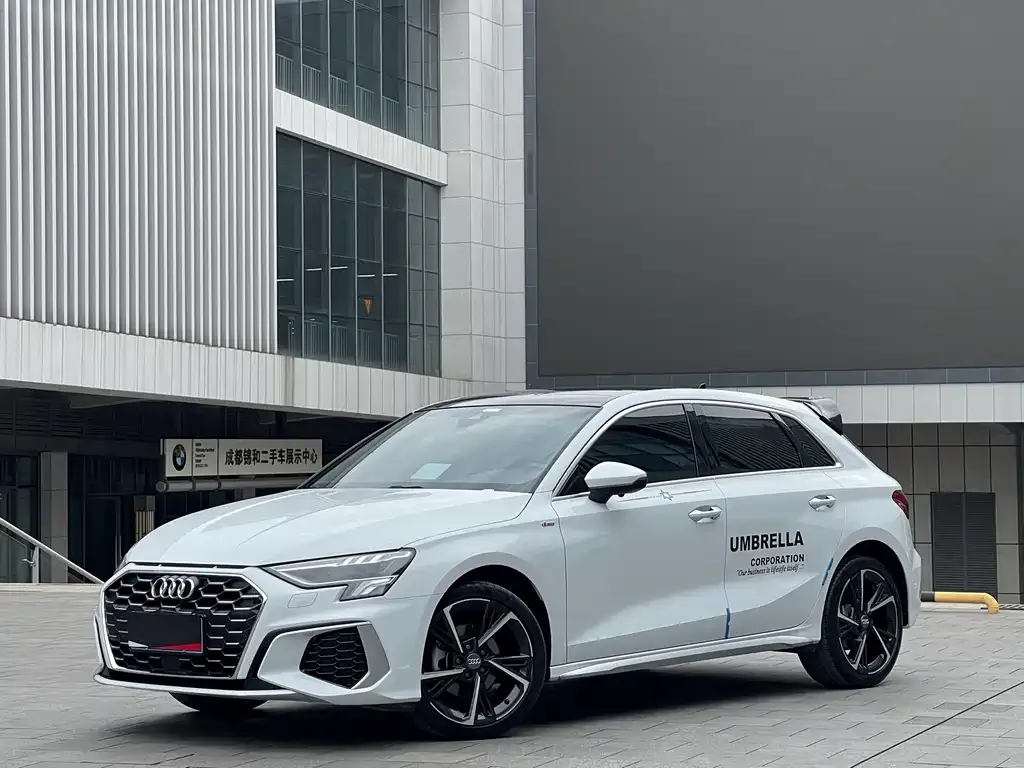 Audi A3 — фото 1