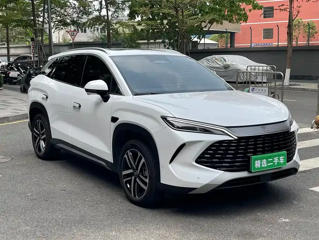 BYD L DM-i — фото 2