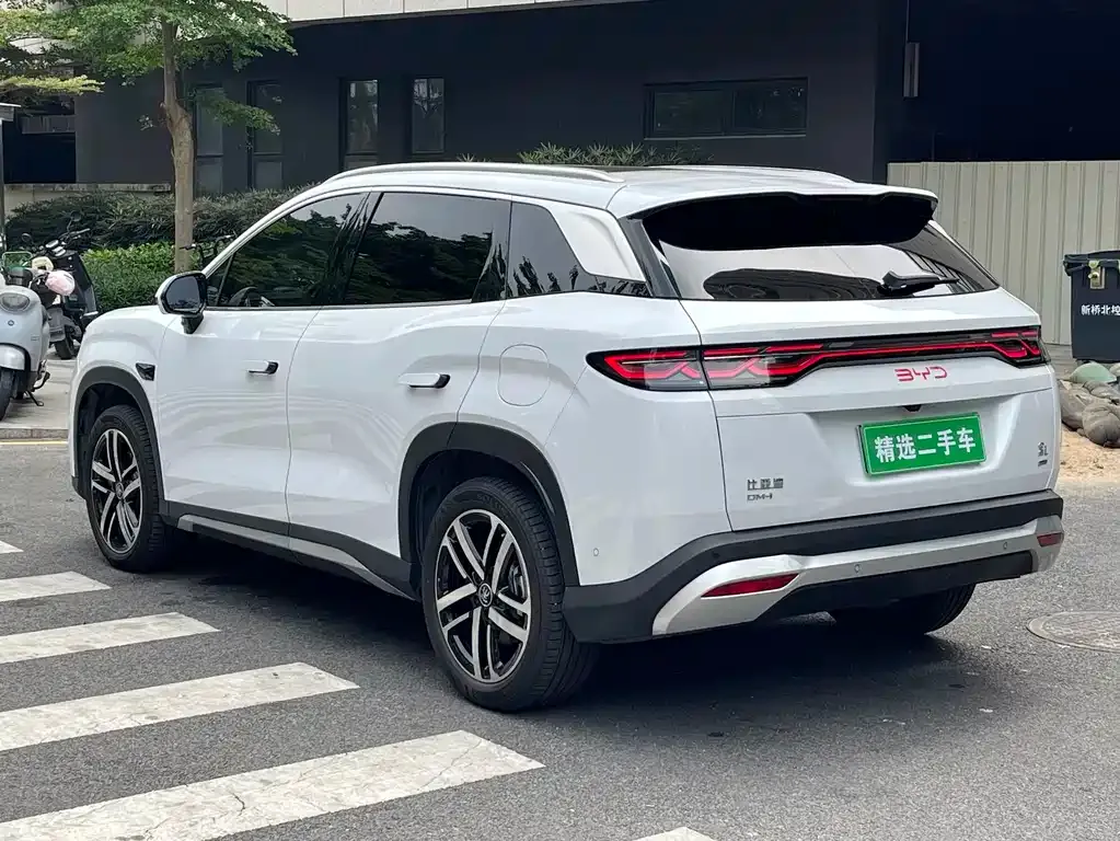 BYD L DM-i — фото 6