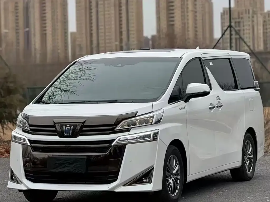 Toyota Vellfire — фото 1