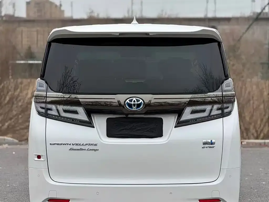 Toyota Vellfire — фото 3