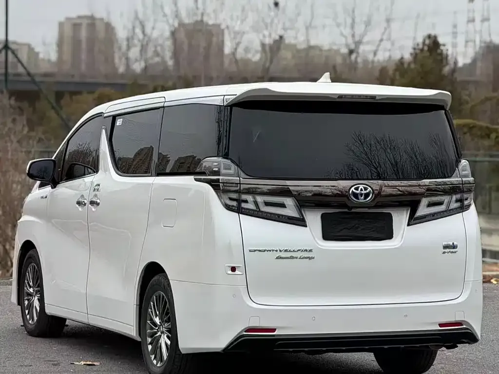 Toyota Vellfire — фото 6