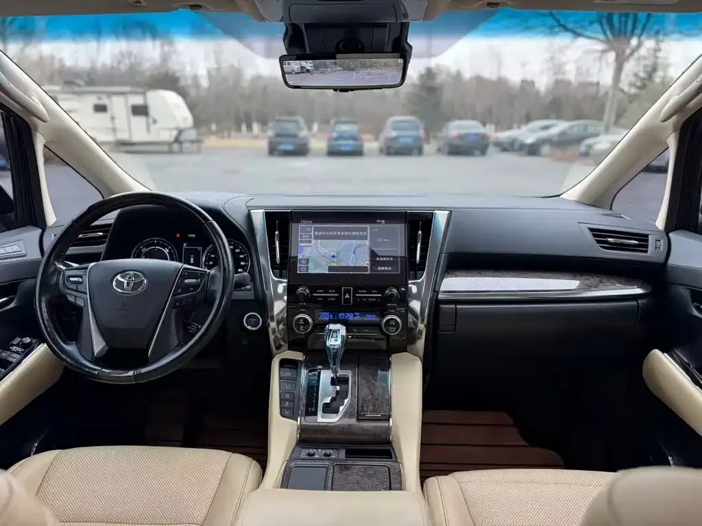 Toyota Vellfire — фото 7