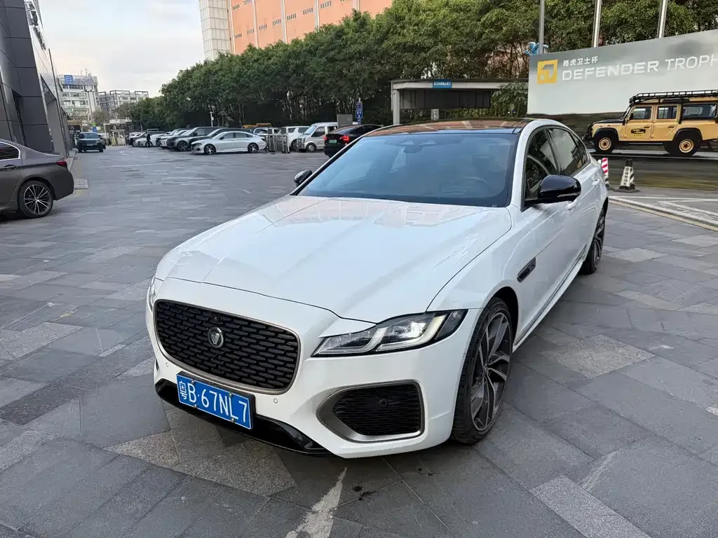 Jaguar XFL — фото 1