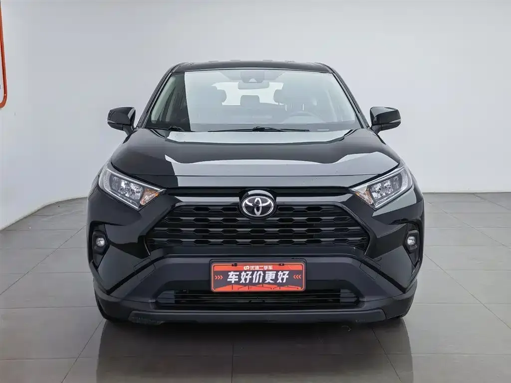 Toyota RAV4 — фото 3