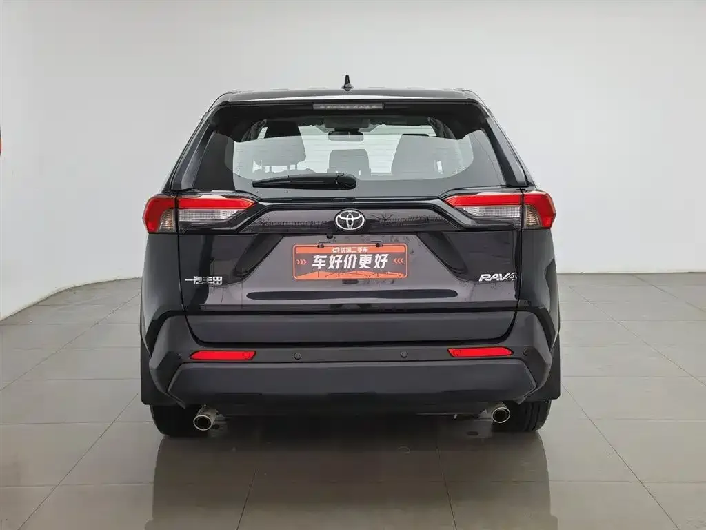 Toyota RAV4 — фото 2