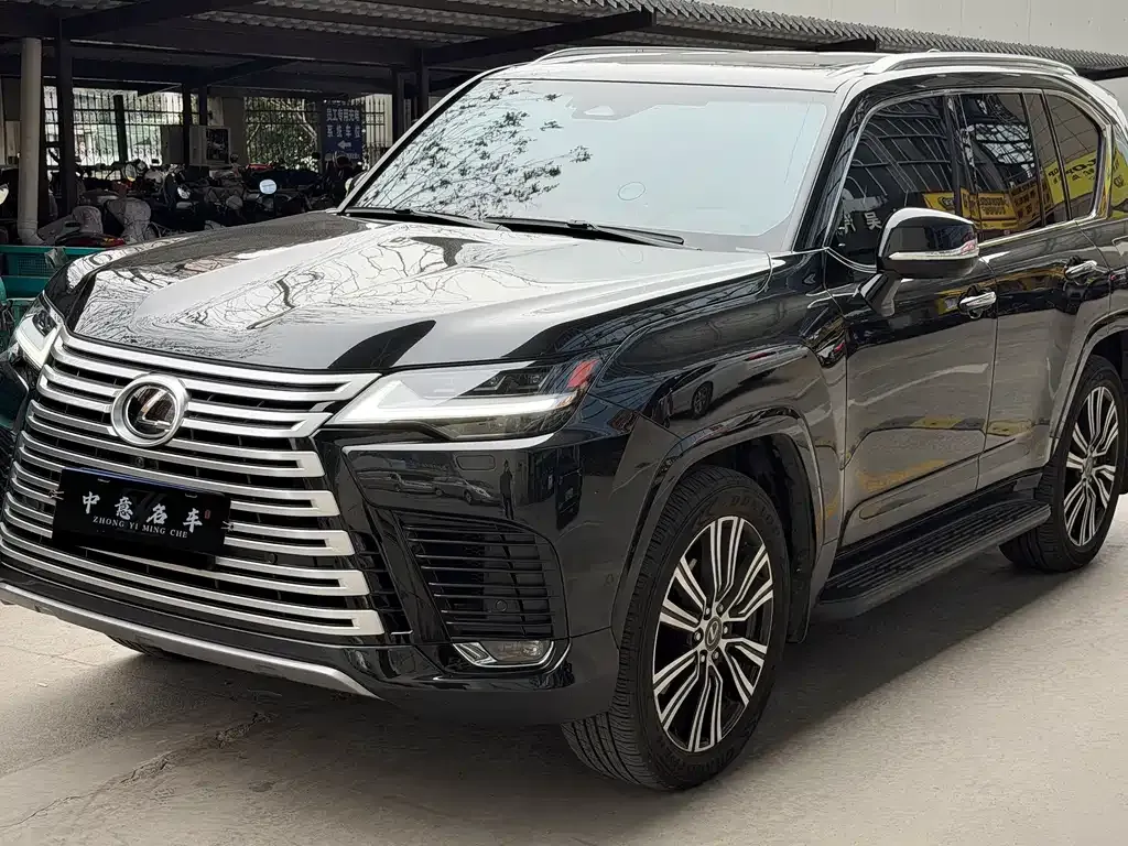 Lexus LX — фото 1