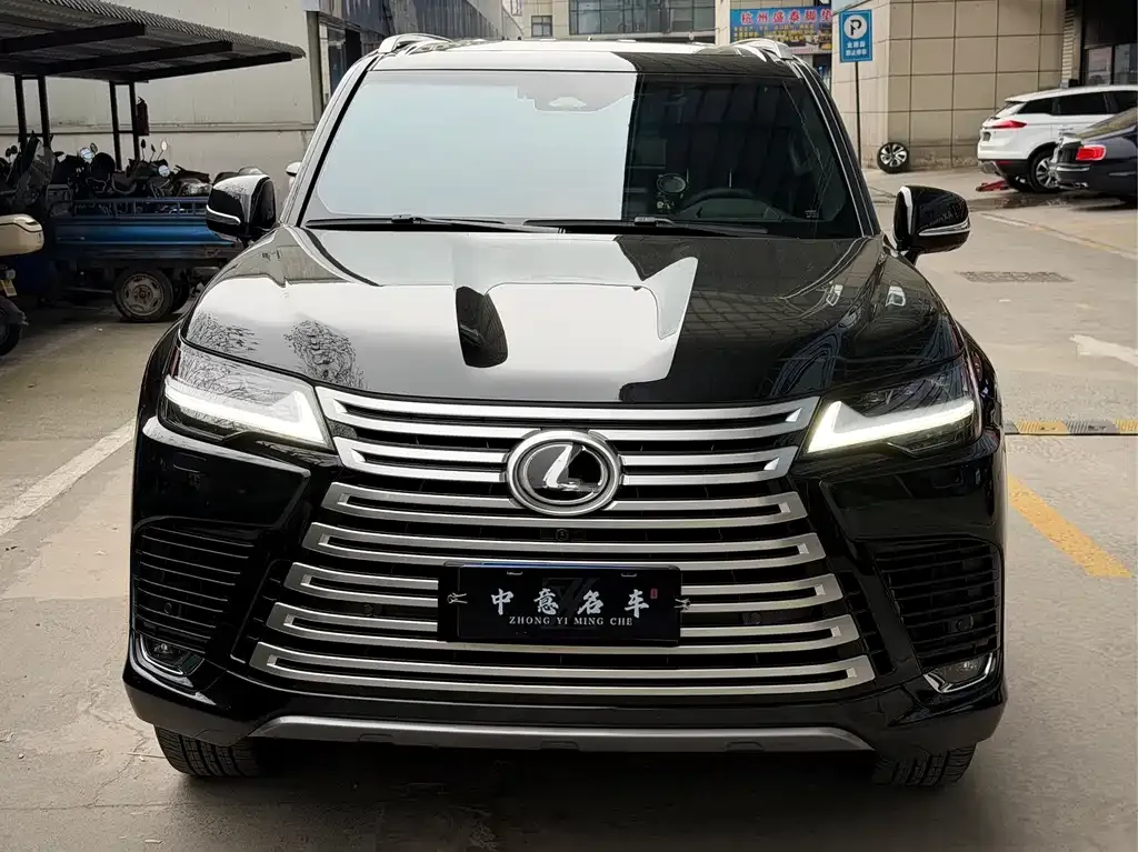 Lexus LX — фото 2