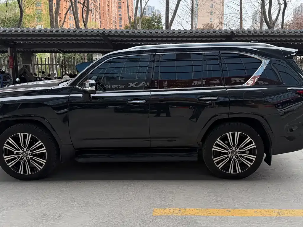 Lexus LX — фото 3