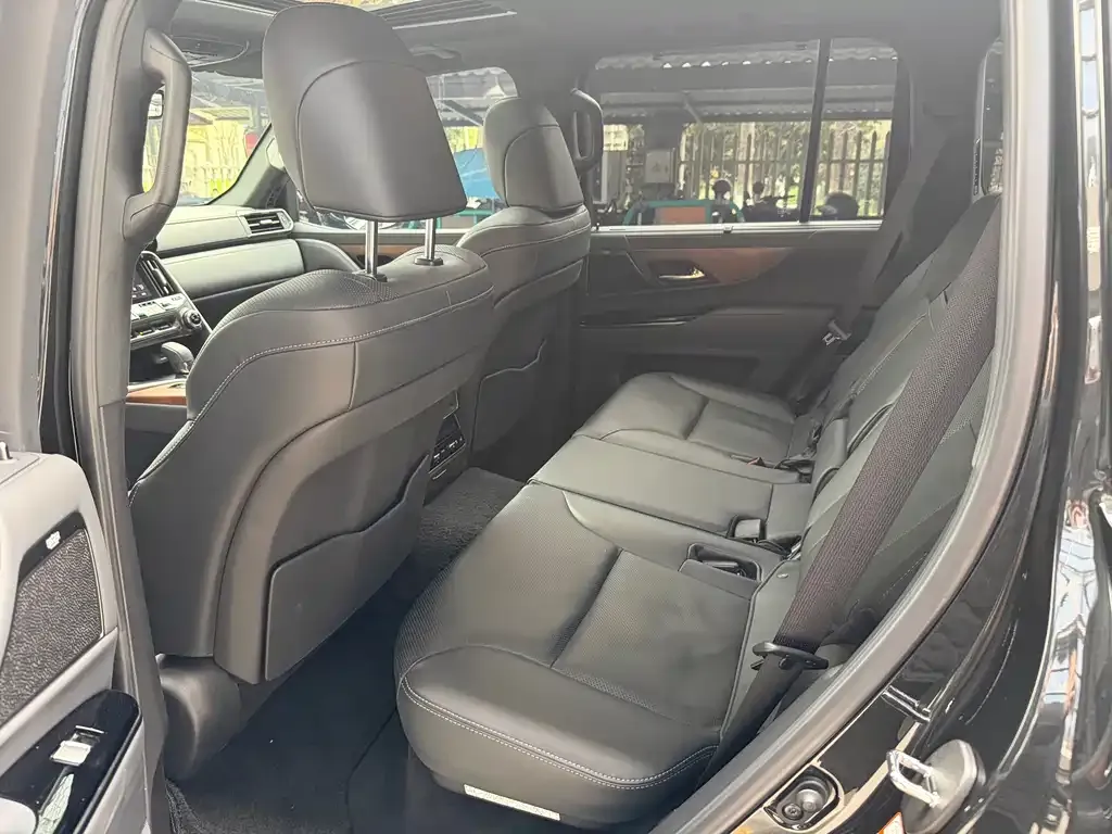 Lexus LX — фото 6
