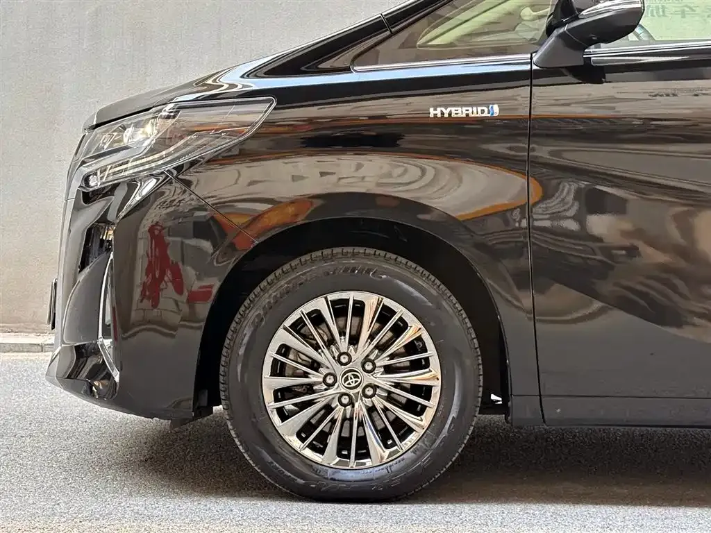 Toyota Alphard — фото 10