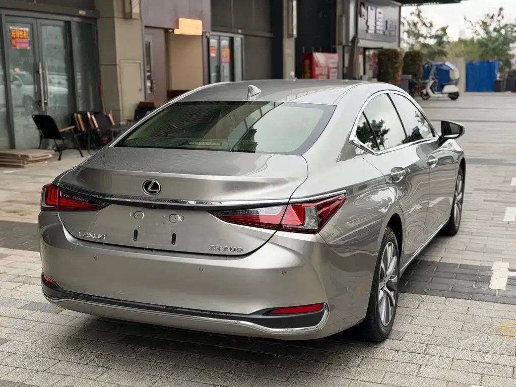 Lexus ES — фото 2