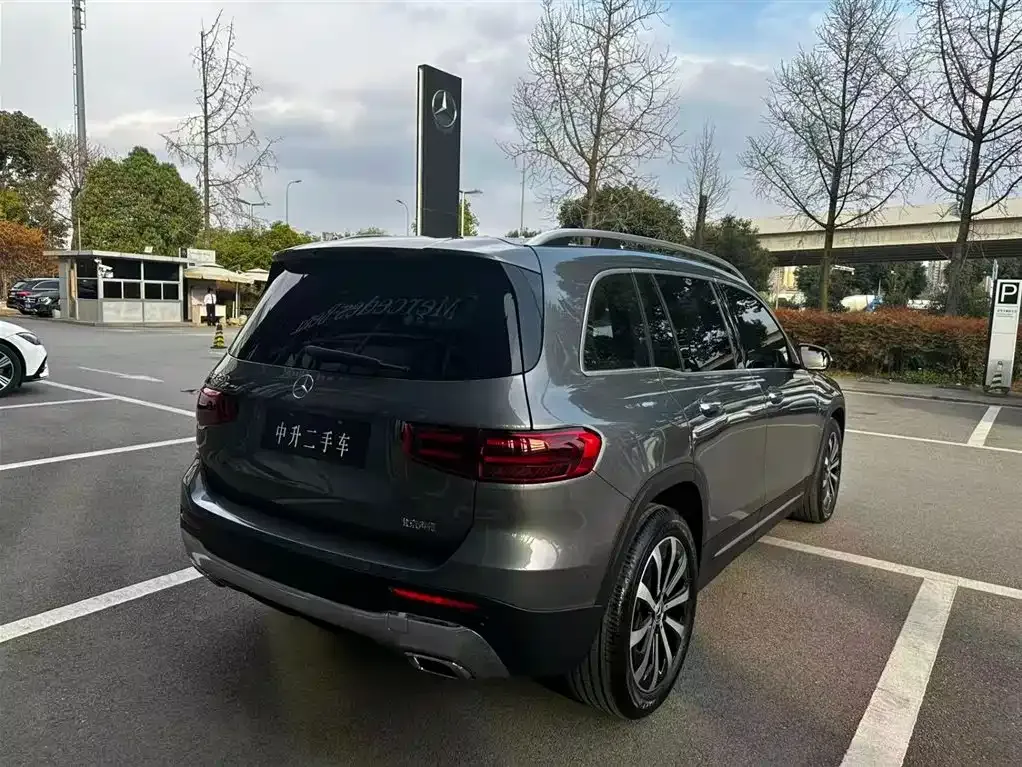 Mercedes-Benz GLB — фото 10