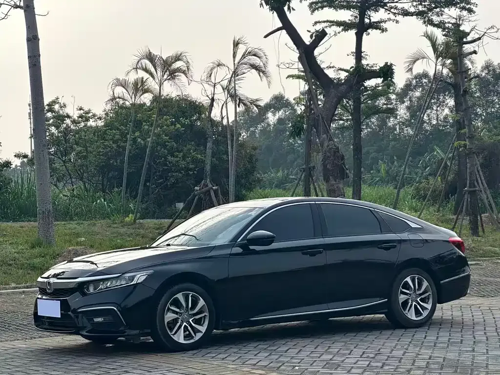 Honda Inspire — фото 1