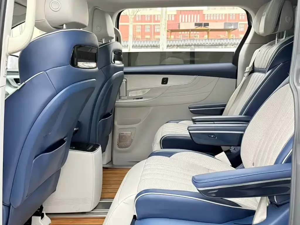 Roewe iMAX8 — фото 6