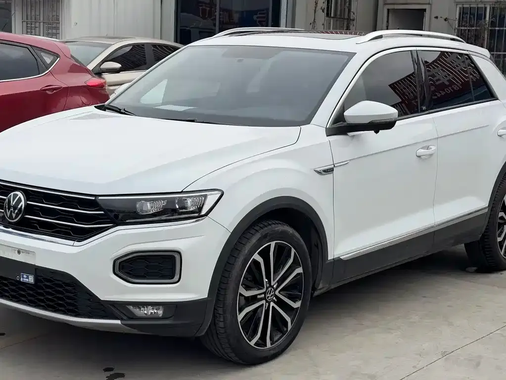 Volkswagen T-Roc — фото 1