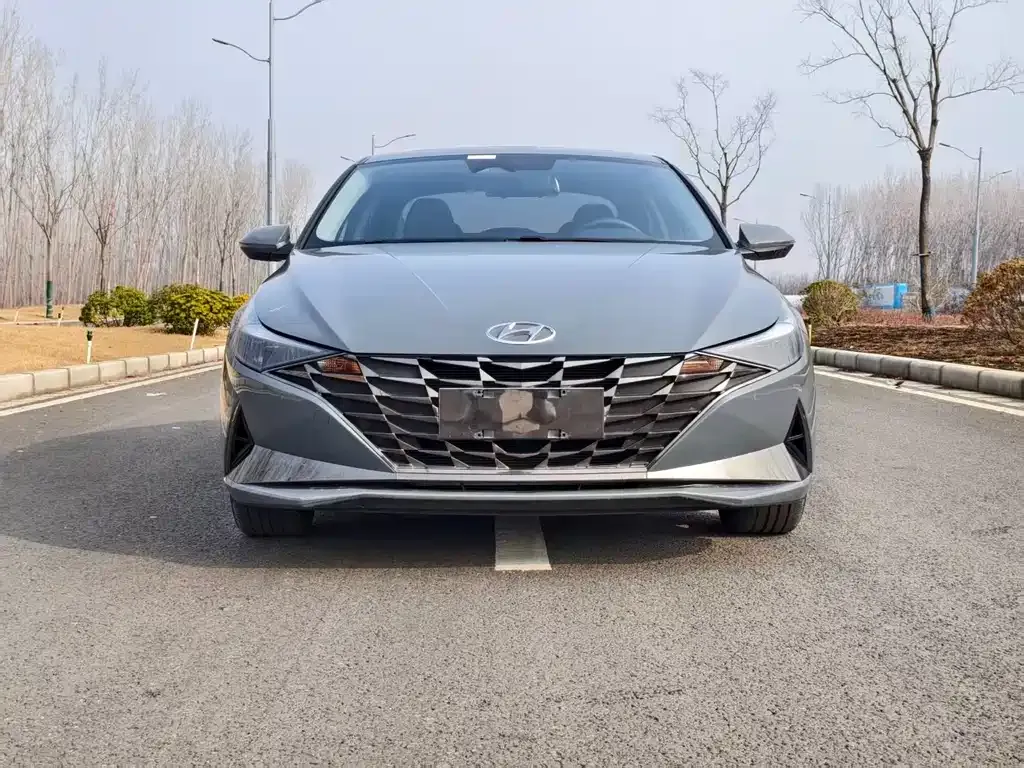 Hyundai Elantra — фото 4