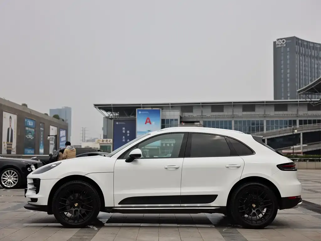 Porsche Macan — фото 5