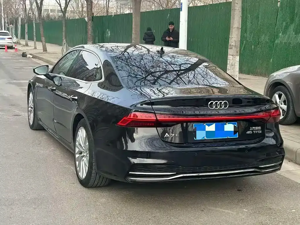 Audi A7L — фото 9