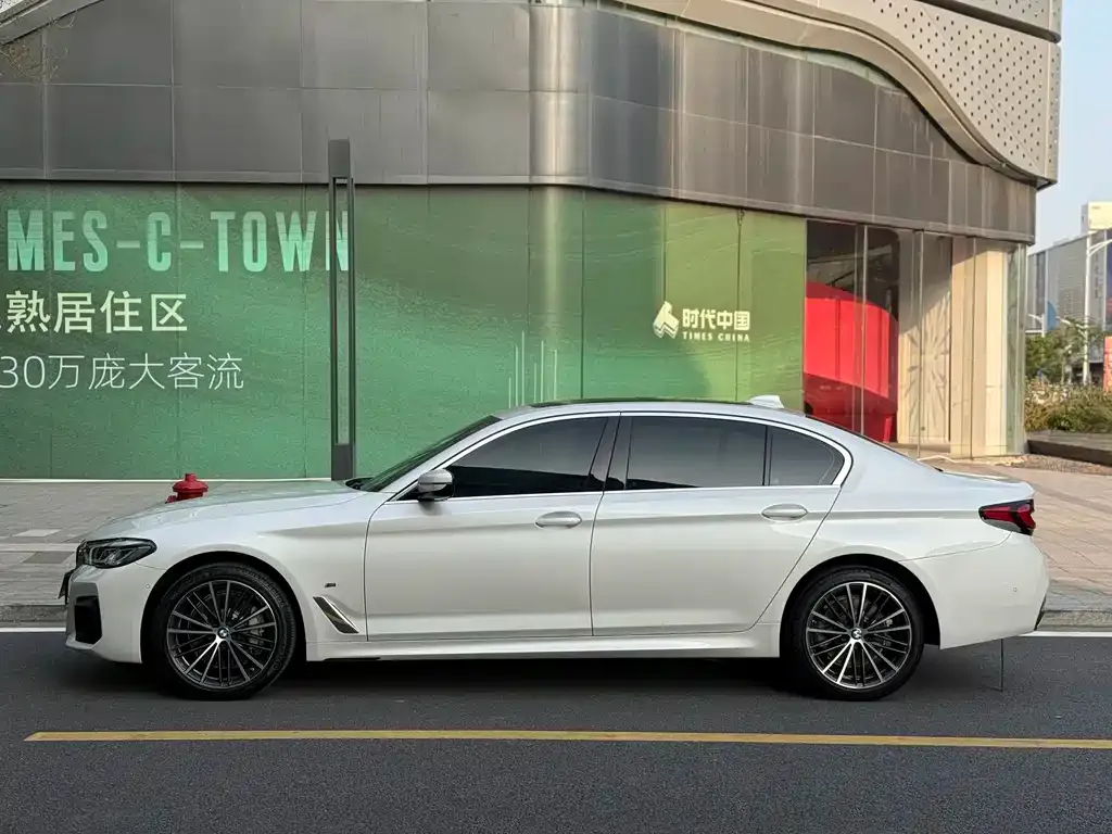 BMW 5 Series — фото 3