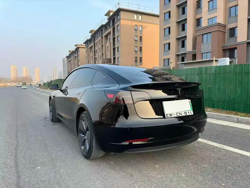 Tesla Model 3 — фото 6