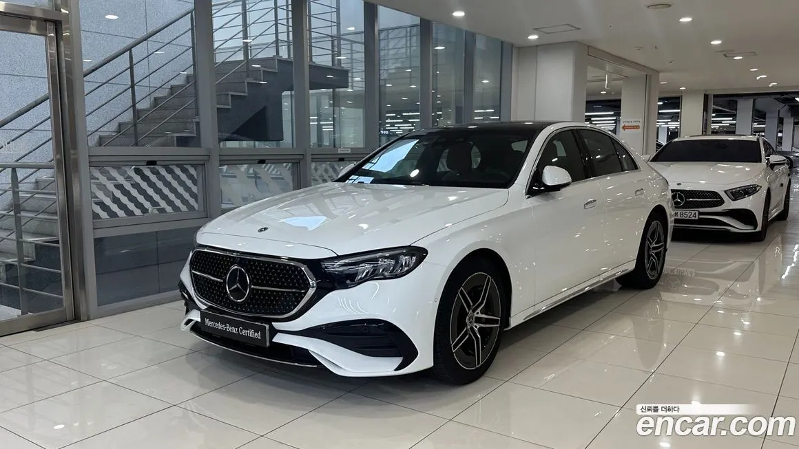 Mercedes-Benz E-Class — фото 1