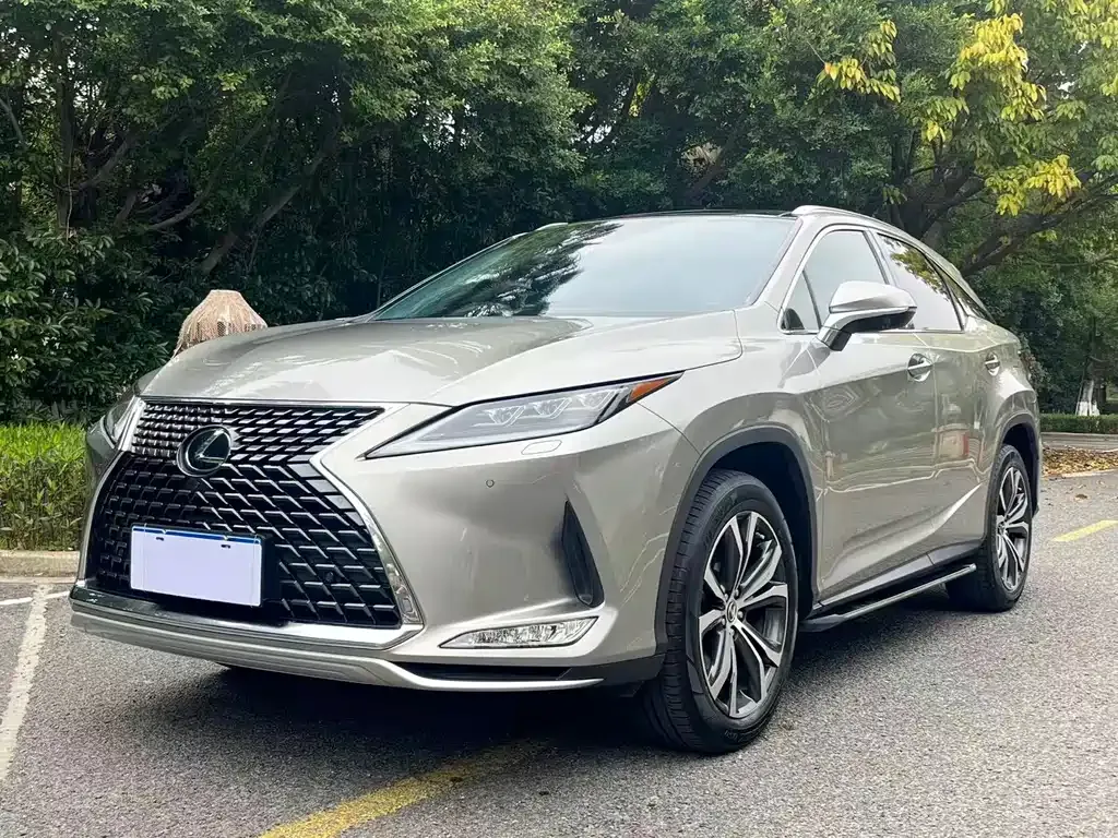 Lexus RX — фото 1
