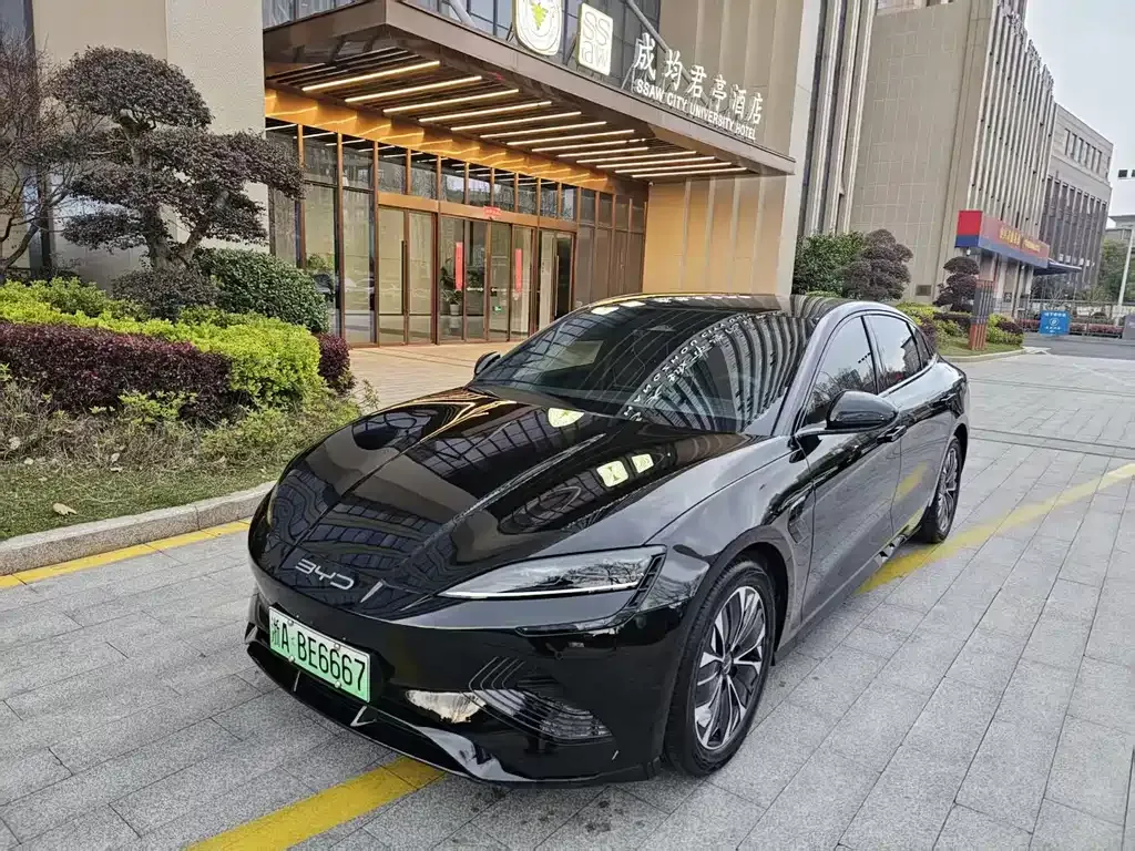 BYD Seal — фото 1