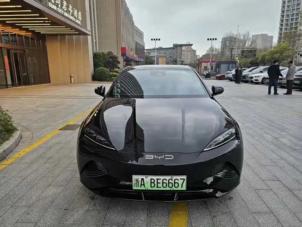BYD Seal — фото 4