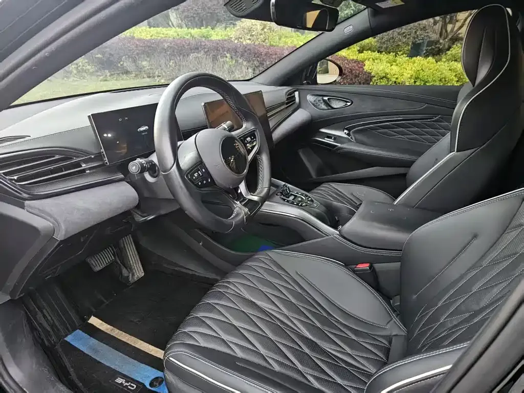 BYD Seal — фото 10