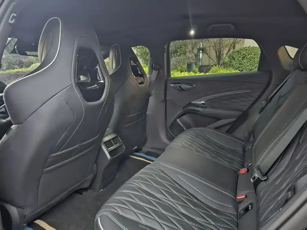 BYD Seal — фото 2